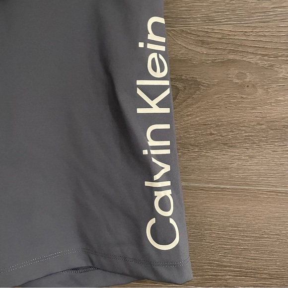 Calvin Klein Performance Set - Picture 7 of 11